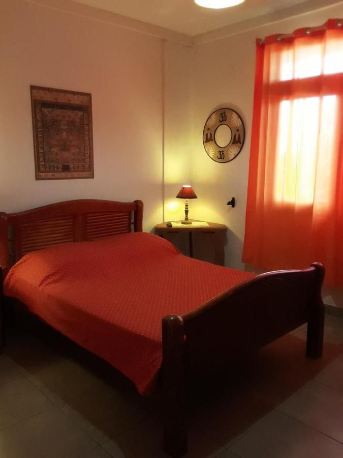 Le Tulear - Aux 4 Coins Du Monde Hotel Saint Pierre Luaran gambar